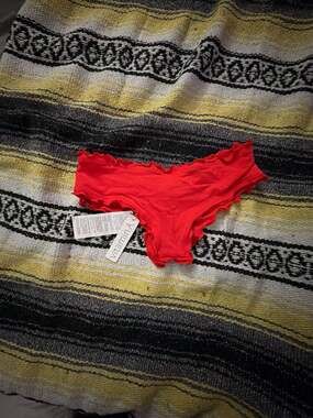 Vitamin A Mandarin Red Rio Ruffle Scoop Bikini Bottom, Size 6